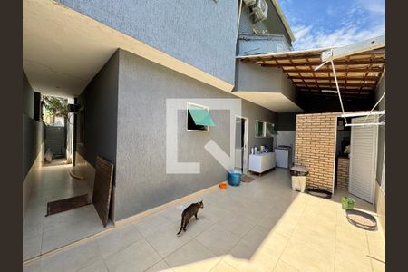 Casa à venda com 350m², 4 quartos e 2 vagas Casa à venda com 350m², 4 quartos e 2 vagasÁrea de Serviço