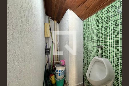 Casa à venda com 350m², 4 quartos e 2 vagas Casa à venda com 350m², 4 quartos e 2 vagasÁrea externa