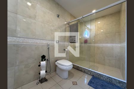Casa à venda com 350m², 4 quartos e 2 vagas Casa à venda com 350m², 4 quartos e 2 vagasSuíte 3 - Banheiro