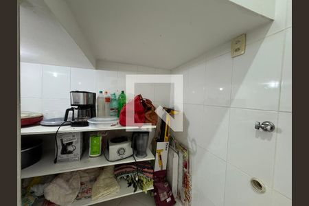 Casa à venda com 350m², 4 quartos e 2 vagas Casa à venda com 350m², 4 quartos e 2 vagasCozinha - Despensa