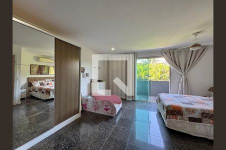 Casa à venda com 350m², 4 quartos e 2 vagas Casa à venda com 350m², 4 quartos e 2 vagasSuíte 4