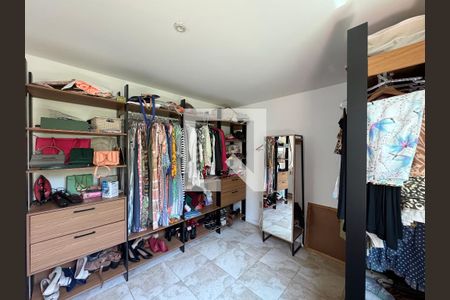 Casa à venda com 350m², 4 quartos e 2 vagas Casa à venda com 350m², 4 quartos e 2 vagasSuíte 1 (Master)