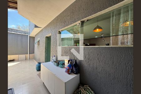 Casa à venda com 350m², 4 quartos e 2 vagas Casa à venda com 350m², 4 quartos e 2 vagasÁrea de Serviço