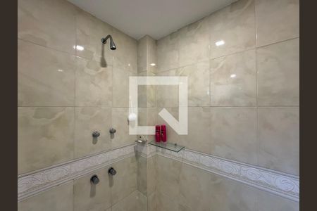 Casa à venda com 350m², 4 quartos e 2 vagas Casa à venda com 350m², 4 quartos e 2 vagasSuíte 3 - Banheiro
