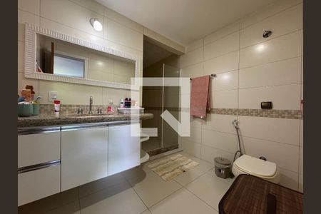 Casa à venda com 350m², 4 quartos e 2 vagas Casa à venda com 350m², 4 quartos e 2 vagasSuíte 4 - Banheiro