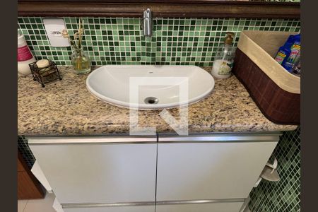 Casa à venda com 350m², 4 quartos e 2 vagas Casa à venda com 350m², 4 quartos e 2 vagassuíte 2 - Banheiro