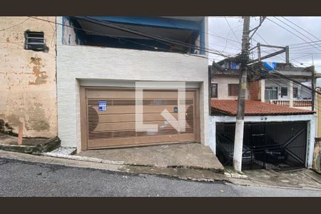 Casa à venda com 120m², 3 quartos e 2 vagasFachada