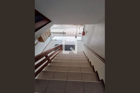 Apartamento para alugar com 68m², 1 quarto e 1 vaga Apartamento para alugar com 68m², 1 quarto e 1 vagaEscada