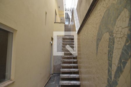 Casa à venda com 193m², 4 quartos e 1 vagaEscadas