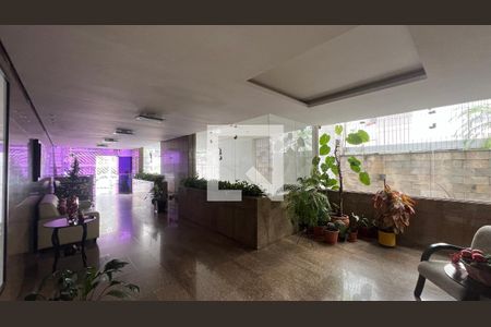 Apartamento para alugar com 104m², 2 quartos e 1 vaga Apartamento para alugar com 104m², 2 quartos e 1 vagaHall de entrada