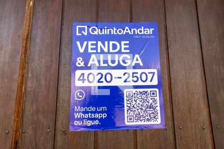 Casa à venda com 400m², 2 quartos e 2 vagasFachada e placa