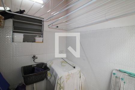 Casa à venda com 228m², 2 quartos e 3 vagasÁrea de Serviço