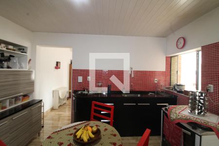 Casa à venda com 228m², 2 quartos e 3 vagasCozinha