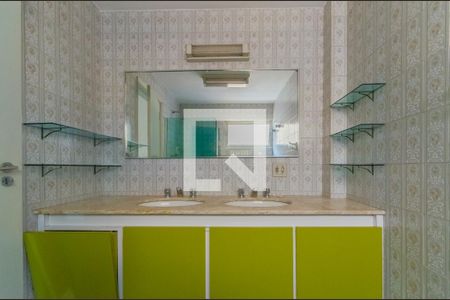 Apartamento à venda com 115m², 3 quartos e 1 vagaBanheiro da Suíte