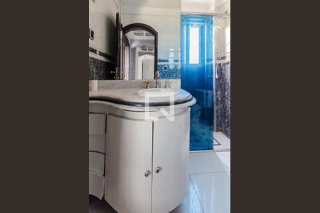 Apartamento à venda com 79m², 2 quartos e 1 vaga Apartamento à venda com 79m², 2 quartos e 1 vagaBanheiro Social