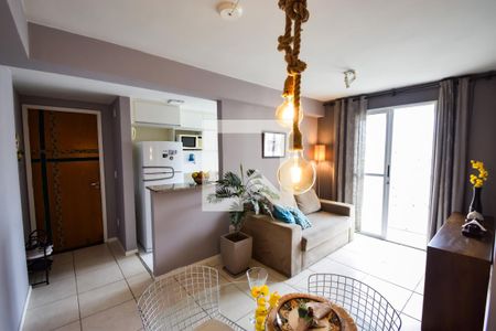 Sala de apartamento para alugar com 2 quartos, 51m² em Del Castilho, Rio de Janeiro