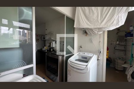Apartamento à venda com 70m², 3 quartos e 1 vagaÁrea de Serviço