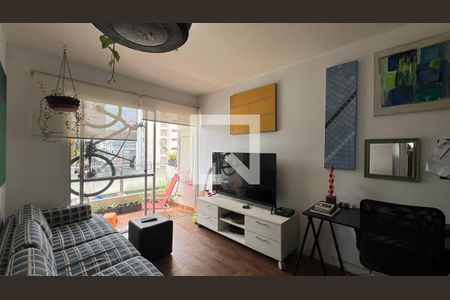 Sala de apartamento à venda com 3 quartos, 70m² em Vila Madalena, São Paulo
