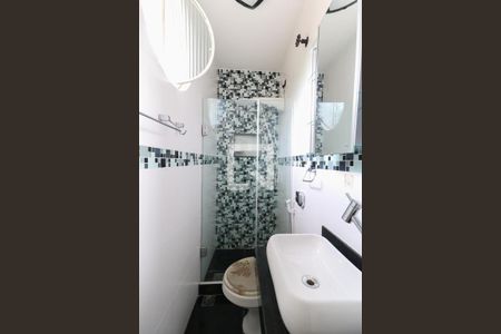 Casa à venda com 160m², 4 quartos e 2 vagasBanheiro