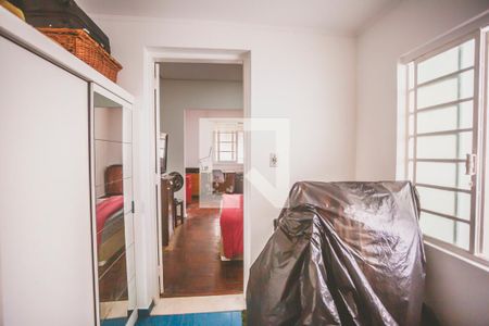 Casa à venda com 160m², 2 quartos e 2 vagas Casa à venda com 160m², 2 quartos e 2 vagasCloset