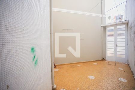 Casa à venda com 160m², 2 quartos e 2 vagas Casa à venda com 160m², 2 quartos e 2 vagasQuintal