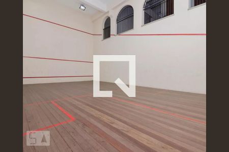 Apartamento à venda com 300m², 4 quartos e 4 vagas Apartamento à venda com 300m², 4 quartos e 4 vagasQuadra