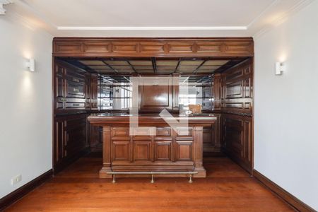 Apartamento à venda com 300m², 4 quartos e 4 vagas Apartamento à venda com 300m², 4 quartos e 4 vagasSala