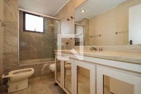 Apartamento à venda com 300m², 4 quartos e 4 vagas Apartamento à venda com 300m², 4 quartos e 4 vagasBanheiro