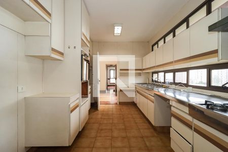 Apartamento à venda com 300m², 4 quartos e 4 vagas Apartamento à venda com 300m², 4 quartos e 4 vagasCozinha