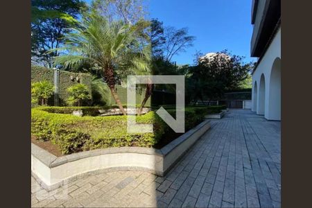 Apartamento à venda com 300m², 4 quartos e 4 vagas Apartamento à venda com 300m², 4 quartos e 4 vagasÁrea comum