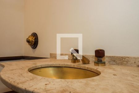 Apartamento à venda com 300m², 4 quartos e 4 vagas Apartamento à venda com 300m², 4 quartos e 4 vagasLavabo