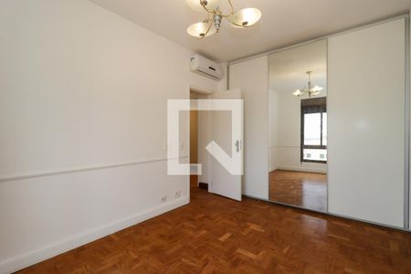 Apartamento à venda com 300m², 4 quartos e 4 vagas Apartamento à venda com 300m², 4 quartos e 4 vagasQuarto 3