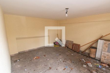 Casa à venda com 318m², 2 quartos e 1 vaga Casa à venda com 318m², 2 quartos e 1 vagaCasa 4 - garagem