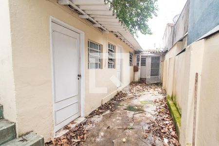 Casa à venda com 318m², 2 quartos e 1 vaga Casa à venda com 318m², 2 quartos e 1 vagaQuintal
