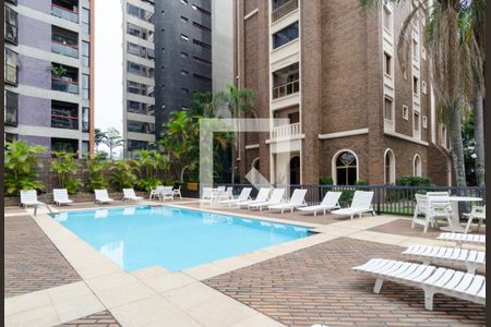 Apartamento à venda com 260m², 3 quartos e 4 vagasÁrea comum - Piscina