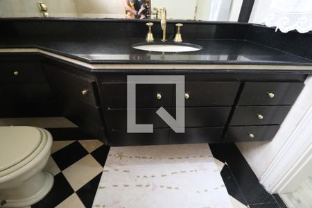 Apartamento à venda com 260m², 3 quartos e 4 vagasBanheiro Quarto 2 suíte