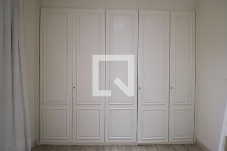 Apartamento à venda com 260m², 3 quartos e 4 vagasQuarto 2 suíte