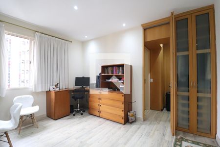 Apartamento à venda com 260m², 3 quartos e 4 vagasQuarto 3 suíte