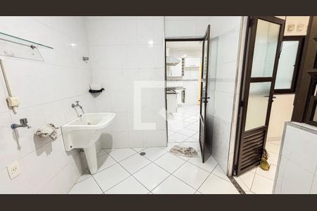 Apartamento à venda com 113m², 3 quartos e 2 vagas Apartamento à venda com 113m², 3 quartos e 2 vagasÁrea de Serviço