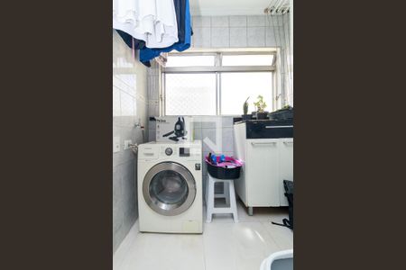Apartamento à venda com 83m², 3 quartos e 1 vagaÁrea de Serviço