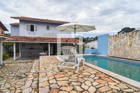 Casa à venda com 200m², 4 quartos e 3 vagasPiscina