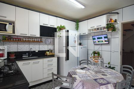 Casa à venda com 200m², 4 quartos e 3 vagasCozinha