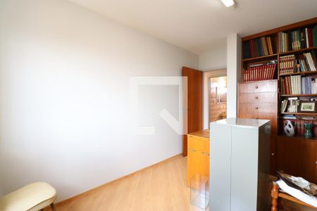 Apartamento à venda com 101m², 3 quartos e 2 vagasQuarto 2