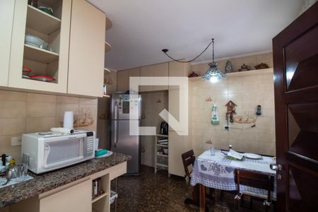 Casa à venda com 179m², 3 quartos e 2 vagasCozinha