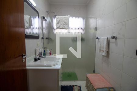 Casa à venda com 179m², 3 quartos e 2 vagasBanheiro do Quarto 2