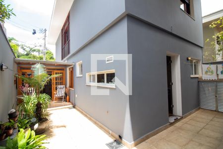 Casa à venda com 179m², 3 quartos e 2 vagasQuintal