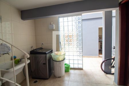 Casa à venda com 179m², 3 quartos e 2 vagasÁrea de Serviço