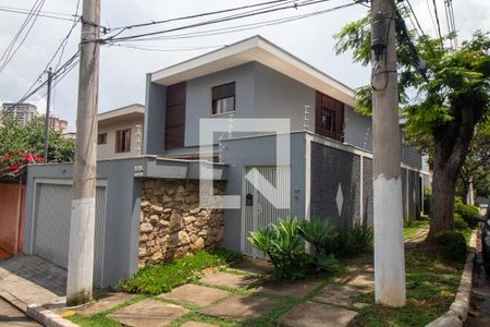 Casa à venda com 179m², 3 quartos e 2 vagasFachada