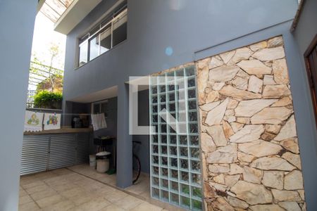 Casa à venda com 179m², 3 quartos e 2 vagasQuintal