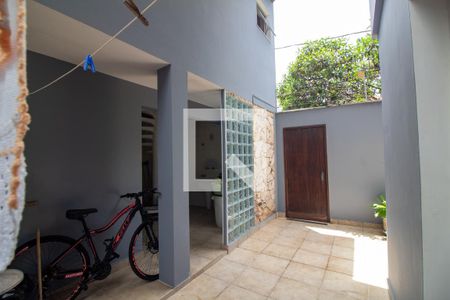 Casa à venda com 179m², 3 quartos e 2 vagasQuintal